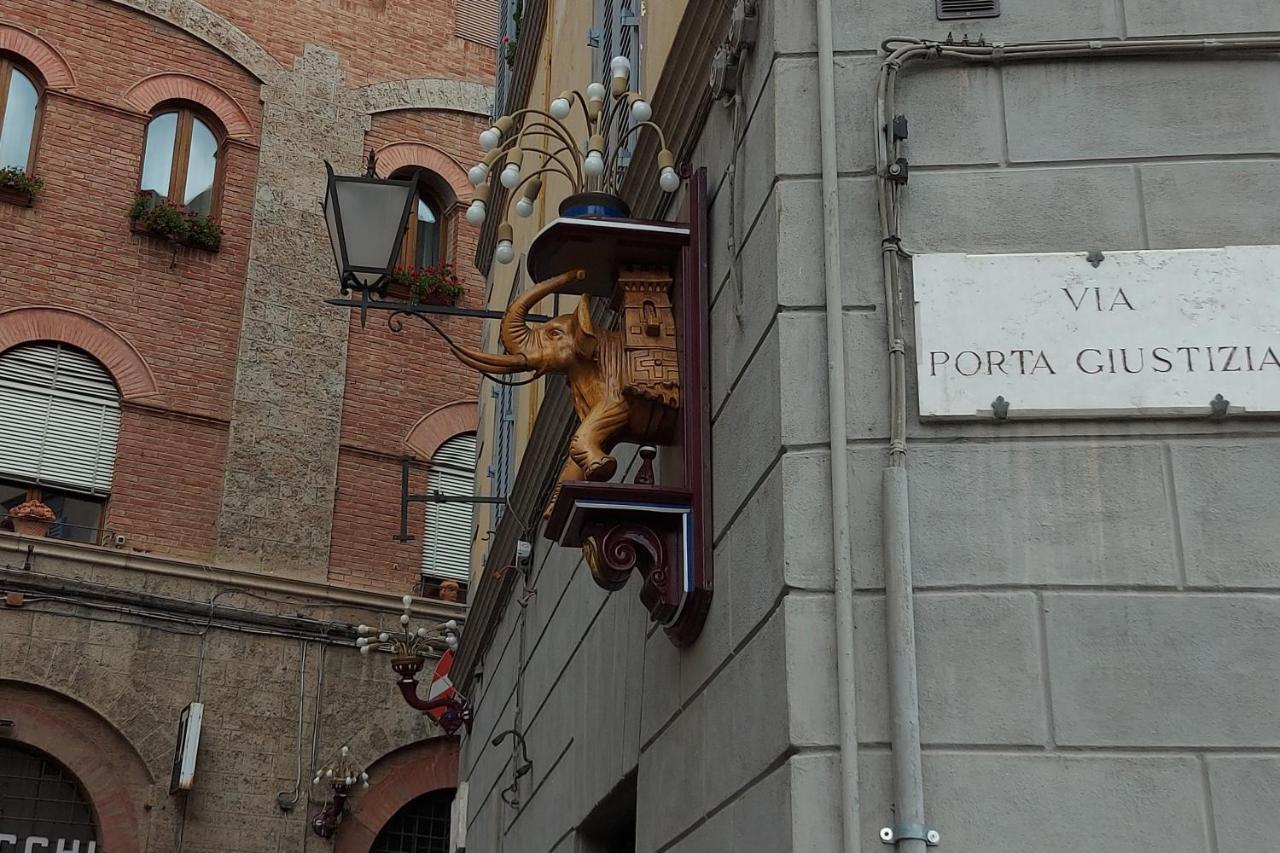 Appartamento Indipendente Vicino Piazza Del Campo Siena Exterior foto